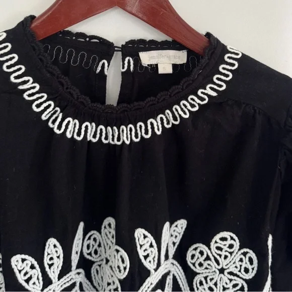 Jennifer & Grace Embroidered Blouse - Picture 4 of 13